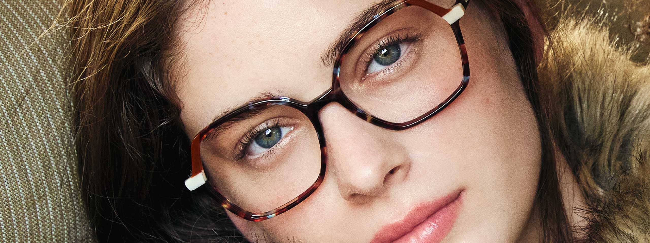 Mexx: Frau mit Brille